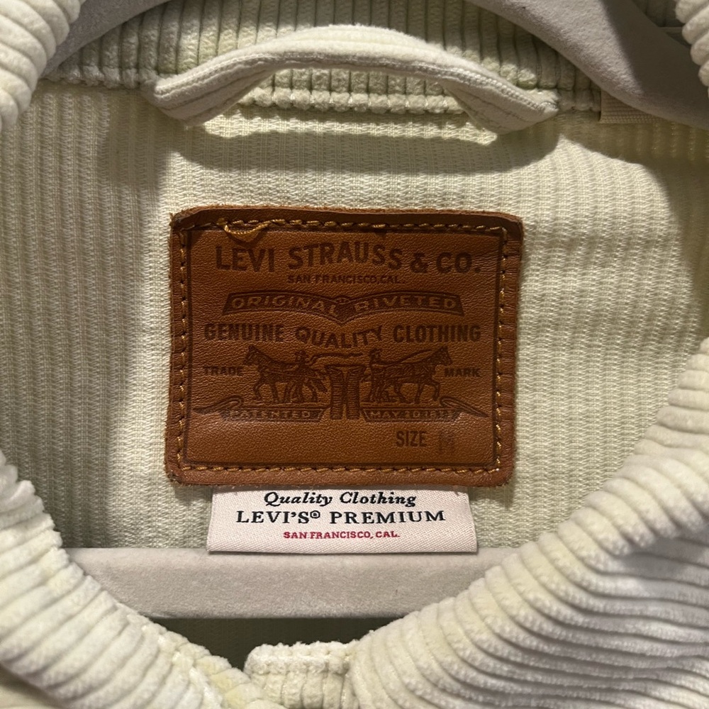 Levi's Premium Jacket With Brown Patch - image 2